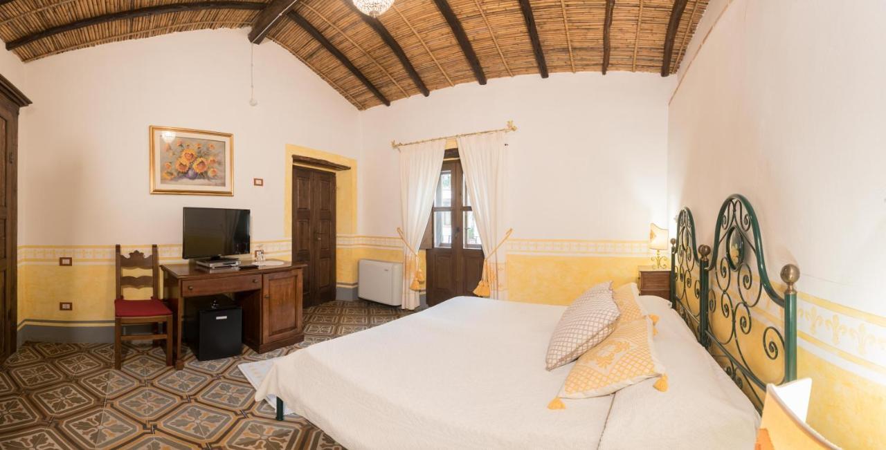 Hotel Anticos Palathos Orosei Ngoại thất bức ảnh