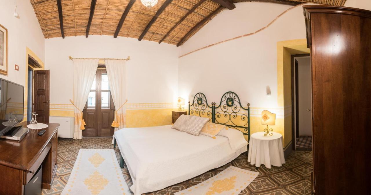 Hotel Anticos Palathos Orosei Ngoại thất bức ảnh